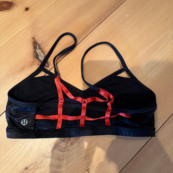Women's Medium lululemon bra - Picture 1 of 3